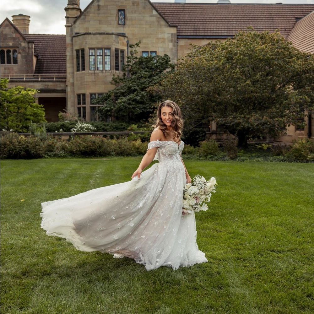 Martina Liana 1321 wedding dress size 10